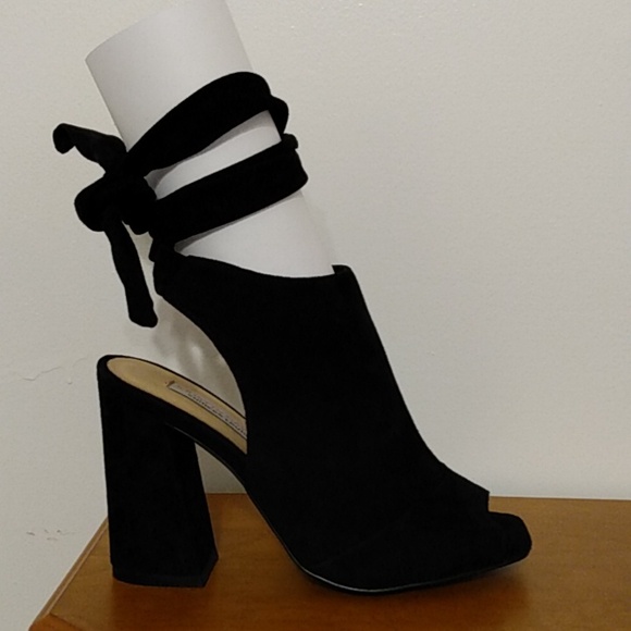 Chinese Laundry Shoes - Kristin Cavallari for Chinese Laundry size 7 Black chunky suede heels